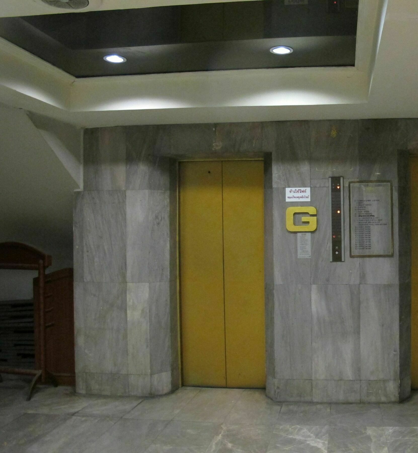 Tongpoon Hotel Banguecoque Exterior foto